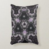 万華鏡のように千変万化するパターンブラックとラベンダーデザイン アクセントクッション (正面(垂直))