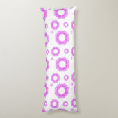 万華鏡のように千変万化するパターンプリント ボディピロー (裏面 (縦))