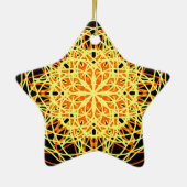 万華鏡のように千変万化するパターンマンダラアートエネルギーフラワーイエロー セラミックオーナメント (裏面)