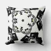 万華鏡のように千変万化するパターン十三巻 クッション (正面)