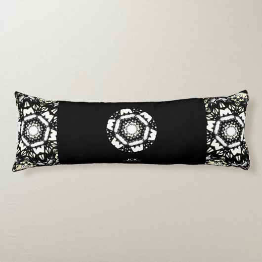 万華鏡のように千変万化するパターン第4巻 ボディピロー (正面)