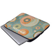 万華鏡のハーモニー：渦巻きパステルサークル ラップトップスリーブ (正面下部)