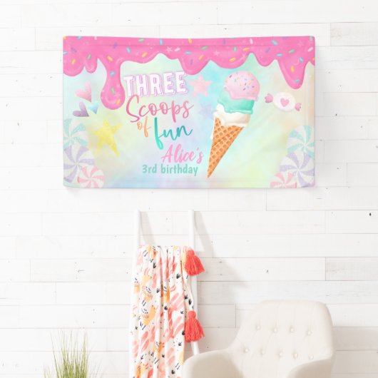 三つのおもしろい 横断幕 (インサイチュ)