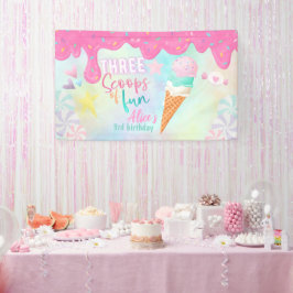 三つのおもしろい 横断幕