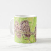 三つの小さなスクワリングのフクロウ絵画 – アクリル。 コーヒーマグカップ (正面左)
