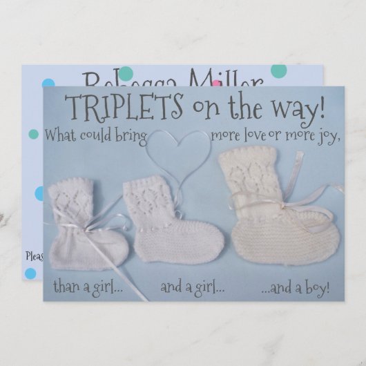 三つ子のハートシャワー付き3つのかわいいブーティー 招待状 (正面/裏面)