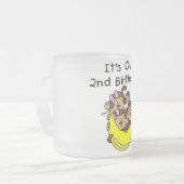 三つ子の二番目 – 2人の女の子と1人の男の子 フロストグラスマグカップ (正面左)