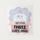三匹の猫前は普通だった タペストリー (正面)