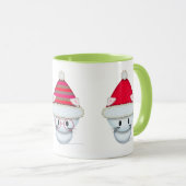三匹の白い子猫のクリスマスマグカップ マグカップ (正面右)