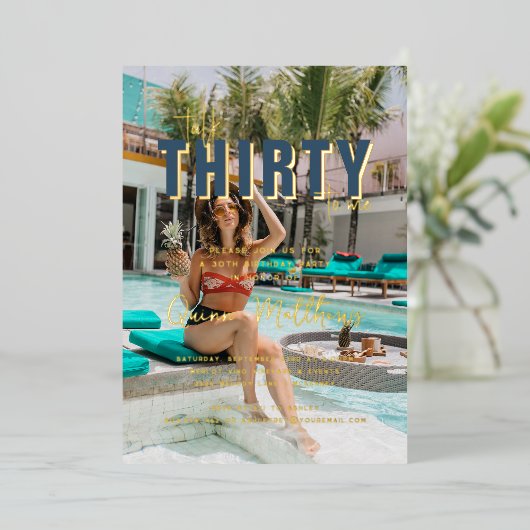 三十語を言う | 30th誕生日パーティー写真 箔招待状 (立ち正面)