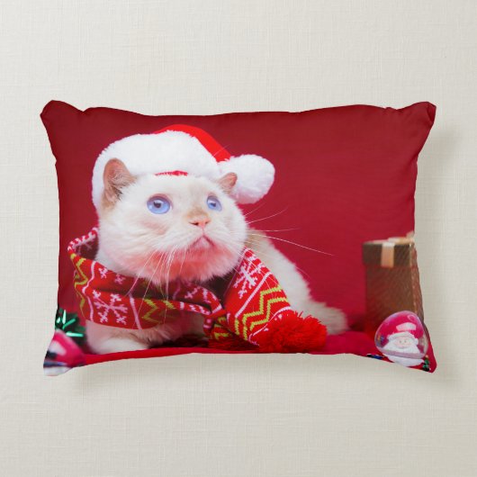 三叉の矛猫のクリスマスの枕 アクセントクッション (正面)