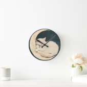 三日月に眠る白猫 – 夢の夜 ラウンド壁時計 (ホーム)