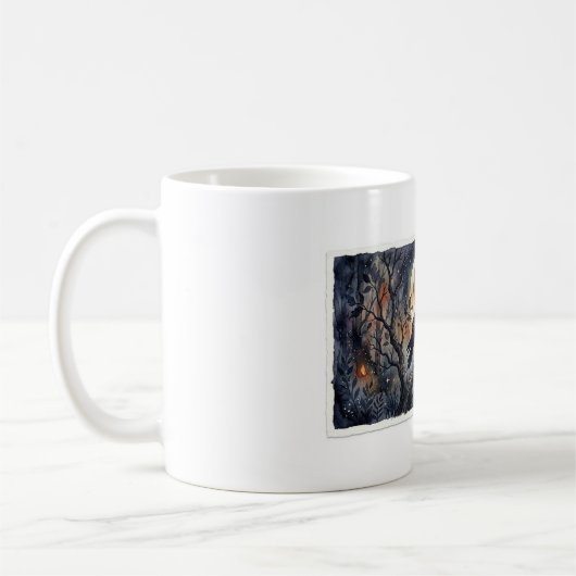 三日月の下の幻想的なワタリガラス 魔法のマグカップ コーヒーマグカップ (左)
