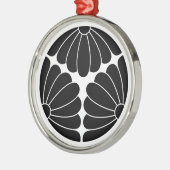 三等分された菊 メタルオーナメント (左)