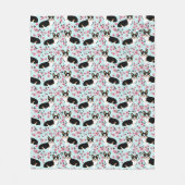 三色のコルギさくらんぼの花のフローラ フリースブランケット (正面)