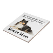 三色のシェットランド・シープドッグのお母さんのタイル タイル (側面)