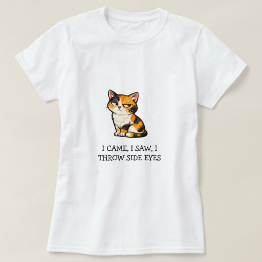 三色猫の面白いサイドアイスロー Tシャツ (デザイン正面)