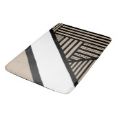 三角形ストライプのオプション – トープ、白黒 バスマット (アングル)