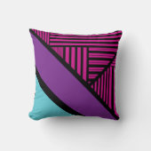 三角形ストライプの – ピンク、紫、青、黒 クッション (正面)