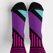 三角形ストライプの – ピンク、紫、青、黒 ソックス (上部)
