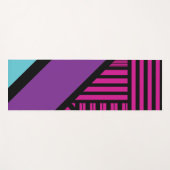 三角形ストライプの – ピンク、紫、青、黒 ヨガマット (正面(横))