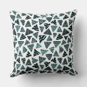 三角形240121 – 黒と白のアイスブルー クッション (裏面)