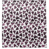 三角形240121 – 黒と白のピンク シャワーカーテン (正面)