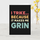 三輪車は私をニヤニヤわらせるから私を笑わせるヴィンテージ カード (黄色い花)