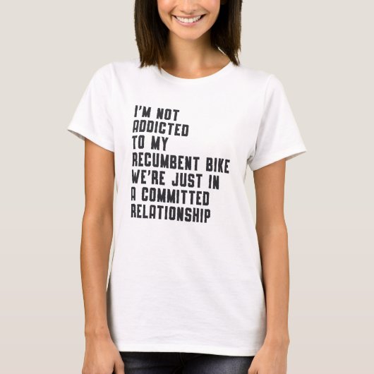 三輪車トライカーリカムベントバイクトライクヴィンテージレトロ Tシャツ (正面)