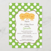 三重項のひよこのベビーシャワーの招待状の緑 招待状 (正面/裏面)