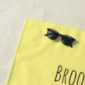 上おもしろい帽子漫画のカエル ビーチタオル (インサイチュ)