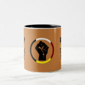 上がって下さい-これ以上のマグを空転させないで下さい ツートーンマグカップ (中央)