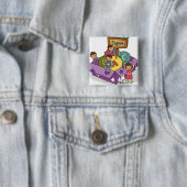 上がる腕および男の子の着席と立っている女の子 缶バッジ (インサイチュ)