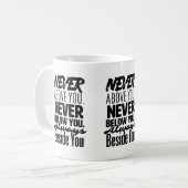 上に決して，下に決して，いつも横に コーヒーマグカップ (正面左)