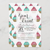 上のさくらんぼが付いているかわいいピンク及び青いカップケーキ 招待状 (正面/裏面)