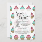 上のさくらんぼが付いているかわいいピンク及び青いカップケーキ 招待状 (正面)