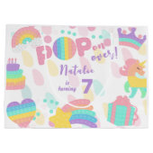上ポップ・アートのだ！パステルポップ・アートのイット誕生日キッズ ラージペーパーバッグ (裏面)