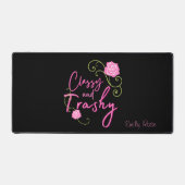 上品で安っぽいピンクローズパーソナライズされた デスクマット (正面)