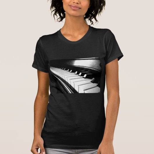 上品で黒く及び白いピアノ写真撮影 Tシャツ (正面)