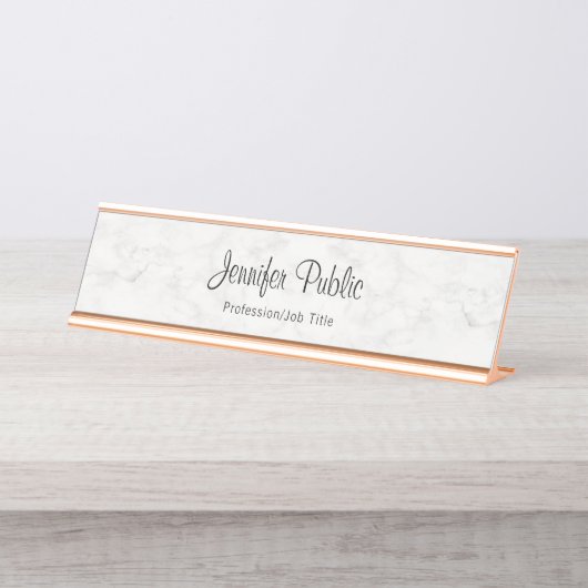 上品なばら色の金ゴールドの白い大理石のモダンなエレガント デスクネームプレート (正面)