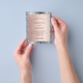 上品なエレガントな結婚式の招待状を、豪華なシルバーとローズゴールドの輝きで チラシ (手)