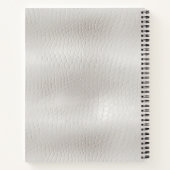 上品なエレガントホワイトレザーモノグラムの ノートブック (裏面)