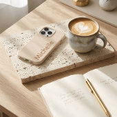 上品なオートミールサンドの土色ミニマリストのカスタムネーム iPhoneケース