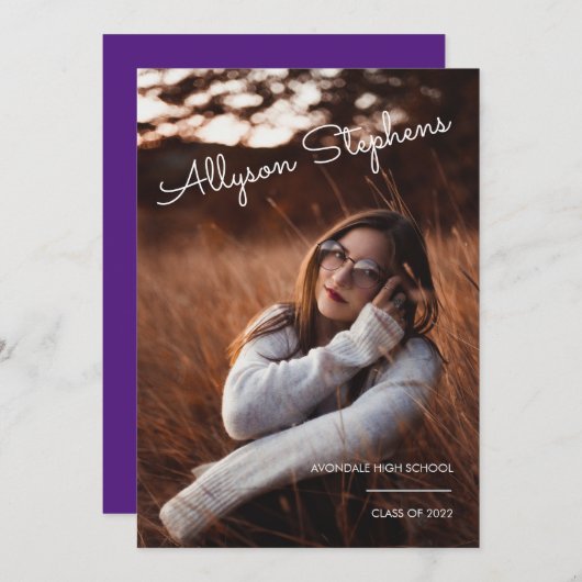 上品なスクリプトホワイト文字フォトパープル卒業 案内状 (正面/裏面)