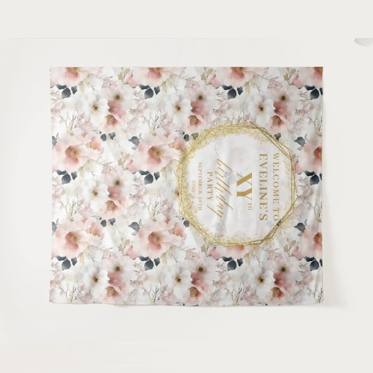 上品なダスティピンクの花のバースデーフォトブース タペストリー (正面(横))