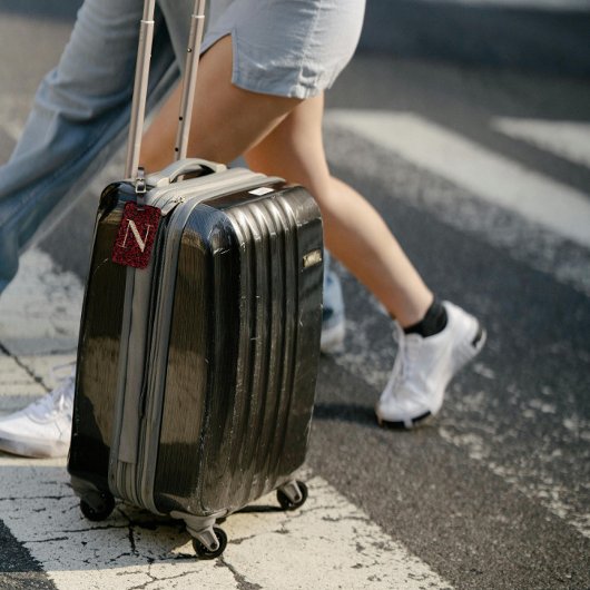 上品なフローラモノグラムの文字N濃い赤 ラゲッジタグ