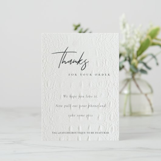 上品なホワイトレザーのテクスチャーありがとうござるビジネス サンキューカード (スタンド正面)