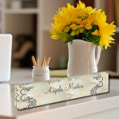 上品なレディースモノグラムエグゼクティブ デスクネームプレート