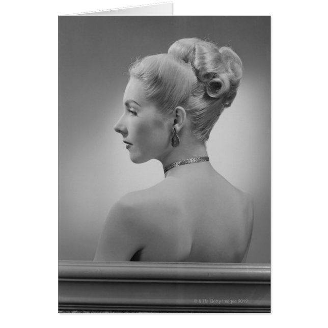 上品な女性 (正面)