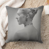 上品な女性 クッション (ブランケット)